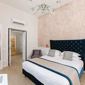 Rhea Silvia Luxury Navona 2*, Rome Italy